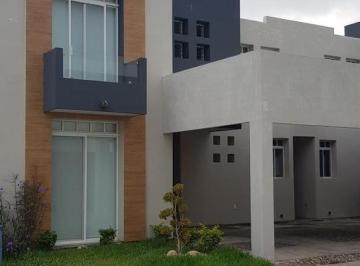 Casa · 150m² · 3 Recámaras · 2 Estacionamientos · Renta de Casa Amueblada en Fracc. Arcangeles, Tampico Tamaulipas.