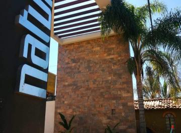 Casa · 2 Estacionamientos · Casa en Venta