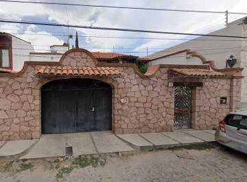 Casa de 4 habitaciones, San Miguel de Allende · Venta de Casa en Col. Arcos de San Miguel, San Miguel de Allende, Guanajuato.