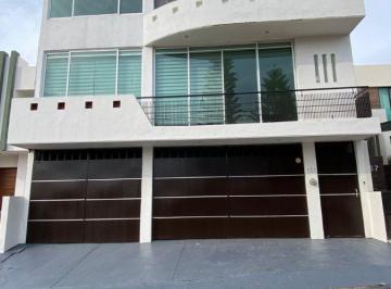 Casa de 5 habitaciones, Morelia · Casa en Venta en Lomas de Las Américas Sur, Morelia, Michoacán