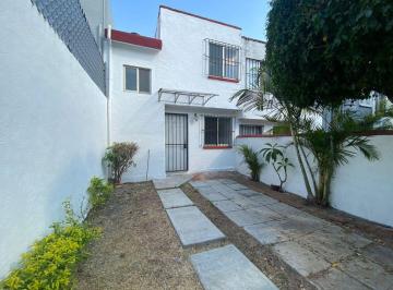 Casa en condominio de 3 habitaciones, Jiutepec · Casa en Venta en Jiutepec con Vigilancia | 3 Recámaras Cerca del Centro de Cuernavaca