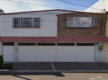 Casa de 4 habitaciones, Iztacalco · Venta de Casa en Viaducto Iztacalco