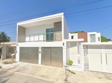 Casa de 4 habitaciones, Othón P. Blanco · Venta de Casa Chetumal Quintana Roo Centro