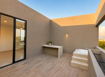 Terraza privada con barra y jacuzzi · Residence 303 | Dúplex 2 Recámaras con Terraza, Jacuzzi y Rooftop – Temozón 53