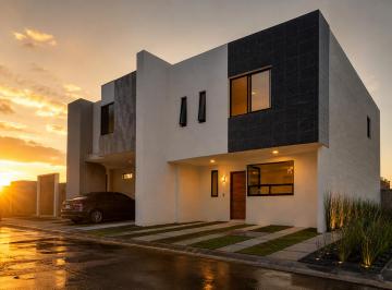 Casa de 3 habitaciones, El Marqués · Casa en Venta en Capital Sur, Completamente Equipada, Oportunidad!