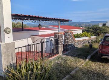 Casa de 3 habitaciones, Tecozautla · Encantadora Propiedad con Gran Jardín y Vista Al Valle del Geiser (Lista Para Ha