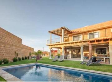 Casa · 768m² · 5 Recámaras · 3 Estacionamientos · Residencia en Venta en San Miguel de Allende ¡Una Experiencia de Vida!