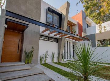 Casa · 262m² · 4 Recámaras · 2 Estacionamientos · Casa en Fraccionamiento Rancho Tetela