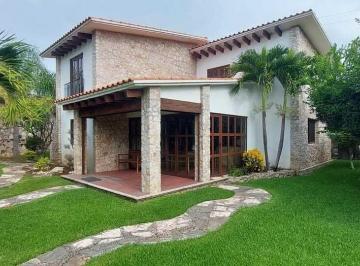 Casa · 278m² · 3 Recámaras · 2 Estacionamientos · Casa en Oaxtepec Centro