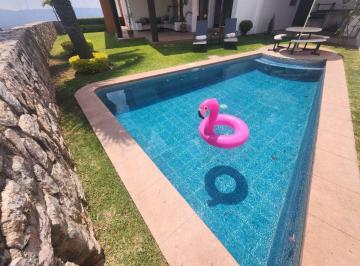 Casa de 3 habitaciones, Ixtapan de la Sal · Casa Aguacate con Vistas Maravillosas, Panorámicas con 3 Habitaciones y Jardin con Terraza