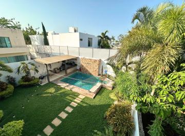 Casa de 4 habitaciones, Mérida · Casa en Venta de 4 Recamaras en Altabrisa, Merida