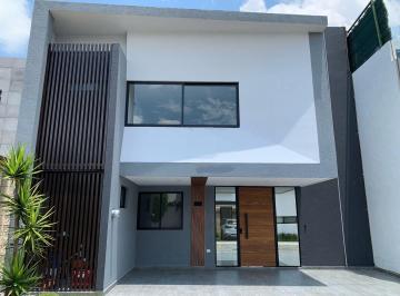 Casa · 355m² · 4 Recámaras · 3 Estacionamientos · Casa en Venta Parque Santiago Lomas de Angelopolis