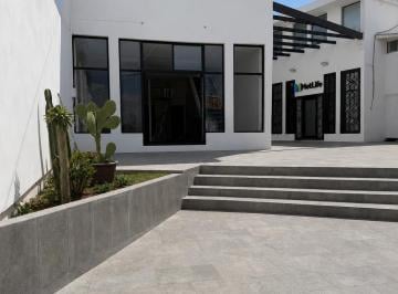 Local comercial , Chihuahua · Local Comercial Sobre Ortiz Mena en Plaza