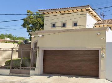 Casa de 3 habitaciones, Nuevo Laredo · Yg - Una Oportunidad Especial en C. Sta. Gertrudis 1201