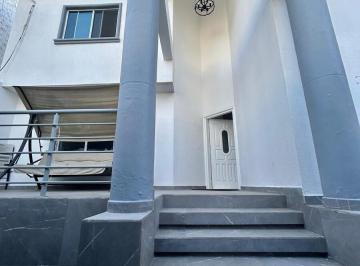 Casa · 240m² · 4 Recámaras · 3 Estacionamientos · Casa en Venta en Jardines de Chapultepec Zona Dorada Tijuana