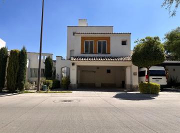 Casa de 4 habitaciones, León · Casa en Venta en Lomas Punta del Este Frente a Jardín