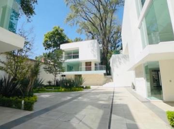 Casa · 354m² · 3 Recámaras · 3 Estacionamientos · Residencia de Lujo a Estrenar en El Corazón Cultural de Coyoacán