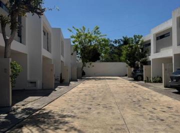 Departamento de 1 habitación, Mérida · Venta de Amplio Departamento 2 Plantas con Piscina en Montecristo