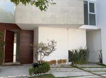 Casa de 3 habitaciones, San Andrés Cholula · Casa en Parque Zacatecas con 3 Recámaras y Cuarto de Servicio en Renta en Lomas de Angelópolis