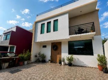 Casa de 4 habitaciones, Toluca · Casa en Renta, Fuentes de San Jose, Toluca, Santin, Cerca de Aeropuerto, Carr. Toluca Naucalpan