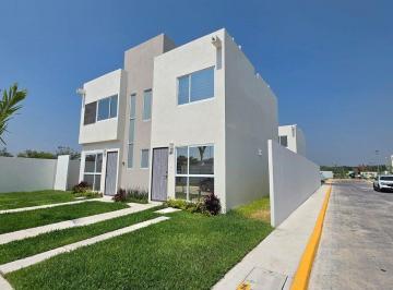 e0049ed5ee04b4fe295cd345a6e21618424348f2113e3a9a5c23b581164c2557 · Casa en Renta en Veracruz en Esquina Fracc. Puerta Paraíso Ver.