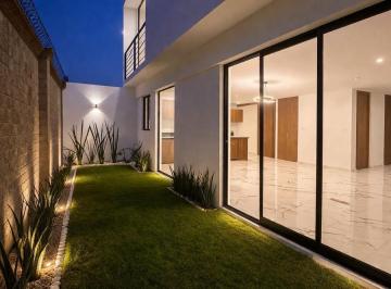 Casa · 250m² · 3 Recámaras · 2 Estacionamientos · Casa en Parque Veracruz Blvd. Meseta 1401, 72865 Lomas de Angelópolis, Pue.