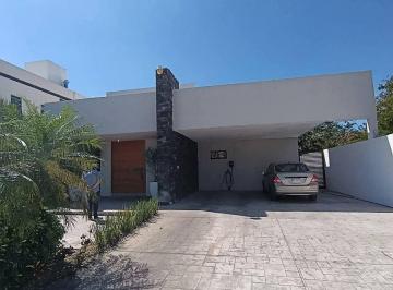 Casa en condominio de 3 habitaciones, Mérida · Residencia Sin Muebles en Privada Nortemerida con Paneles Solares