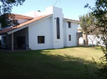 Casa de 3 habitaciones, Zapopan · Casa en Renta en Exclusivo Coto, Santa Isabel, Zapopan