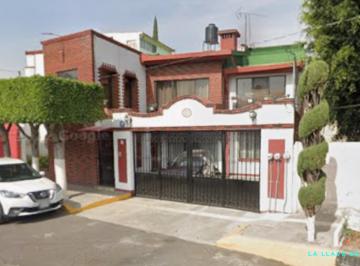 Casa de 3 habitaciones, Tlalpan · Casa en Venta en La Calle Rincón de Arbusto, Colonia Rincón de Las Hadas, Tlalpan, Ciudad de México