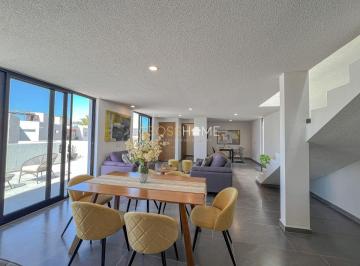 Casa de 2 habitaciones, Querétaro · Tu Nuevo Hogar de Dos Niveles con Terraza Privada en Cumbres del Lago