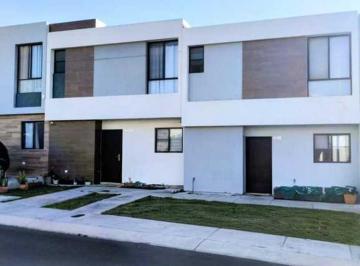 Casa de 2 habitaciones, El Marqués · Venta de Impacable Casa en Zakia en Comdominio con Alberca