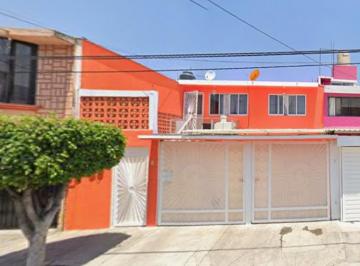 Casa de 4 habitaciones, Tlalnepantla de Baz · Casa en Venta en Francisco Javier Mina #30.