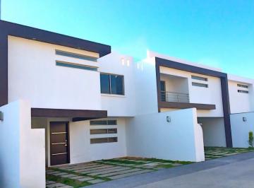 Casa · 165m² · 3 Recámaras · 2 Estacionamientos · Venta de Casa en La Morena