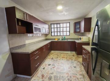 Casa · 290m² · 6 Recámaras · 1 Estacionamiento · Casa en Venta en Chetumal