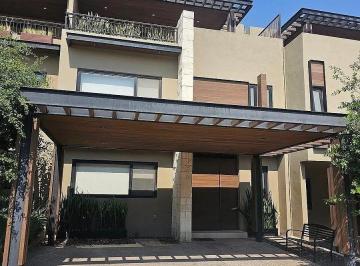 Casa de 4 habitaciones, El Marqués · Casa en Renta Ubicada en El Fraccionamiento Villa Carriedo