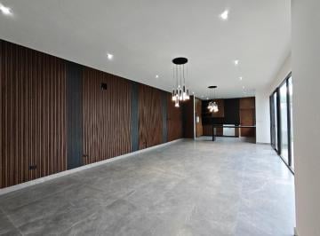 Casa · 261m² · 3 Recámaras · 2 Estacionamientos · Renta de Casa Nueva en Santiago Privada con Amenidades
