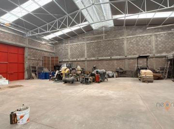 Oficina · 1030m² · 2 Estacionamientos · Bodega con Oficinas y Patio de Maniobras Col Sátelite Slp