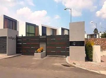 Casa de 3 habitaciones, Querétaro · Casa en Venta Ubicada en El Residencial El Refugio