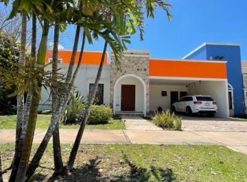Casa de 4 habitaciones, Mérida · Residencia en Renta en Residencial Las Fincas, Temozón, Mérida, Yucatán