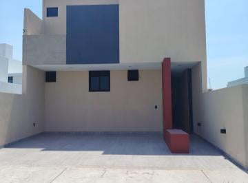 Casa de 4 habitaciones, León · Estrena Casa Contemporánea Moderna y Funcional