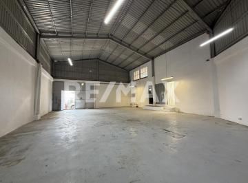 Bodega comercial · 240m² · 3 Estacionamientos · Bodega en Renta en Las Águilas - (4)