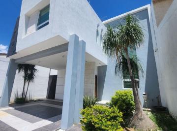 Casa de 3 habitaciones, Saltillo · Casa en Venta, Fracc. Residencial Los Reales, Saltillo, Coah. a Solo 5 Min de La Uane