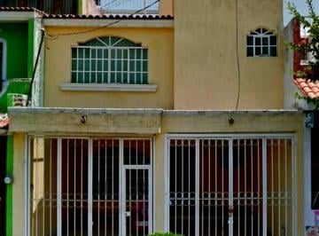Casa de 3 habitaciones, Guadalajara · Se Vende Casa Col. Circunvalación Oblatos, Guadalajara Jalisco