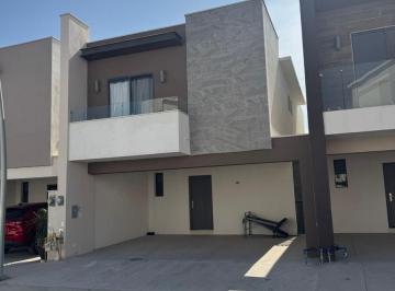 Casa · 160m² · 3 Recámaras · 2 Estacionamientos · Casa en Altavia Residencial en Dominio Cumbres
