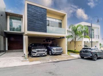 Casa de 3 habitaciones, Monterrey · Casa en Venta en Monterrey Carretera Nacional Lagos del Vergel