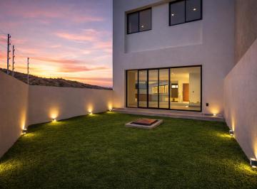 Casa de 3 habitaciones, Corregidora · Casa en Venta en El Condado, Diseño de Autor, Hermosa!