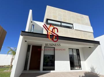Casa · 171m² · 3 Recámaras · 2 Estacionamientos · En Venta Espectacular Casa Moderna Al Norte de Aguascalientes!