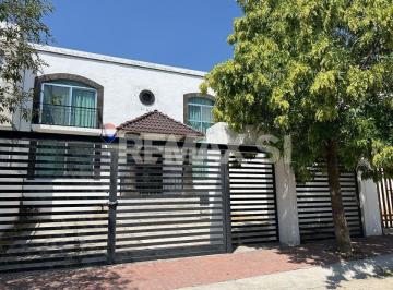 Casa · 254m² · 3 Recámaras · 3 Estacionamientos - Remax Si · Casa Renta Real de Juriquilla
