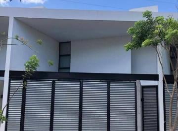 Casa de 2 habitaciones, Mérida · Town House Amueblado de 2 Habs con Piscina Zona Norte