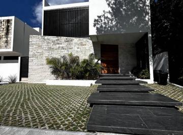 Departamento · 300m² · 3 Recámaras · 1 Estacionamiento · Casa 3 Recámaras en Renta con Muebles | Senderos Norte Mayakoba | con Alberca Privada